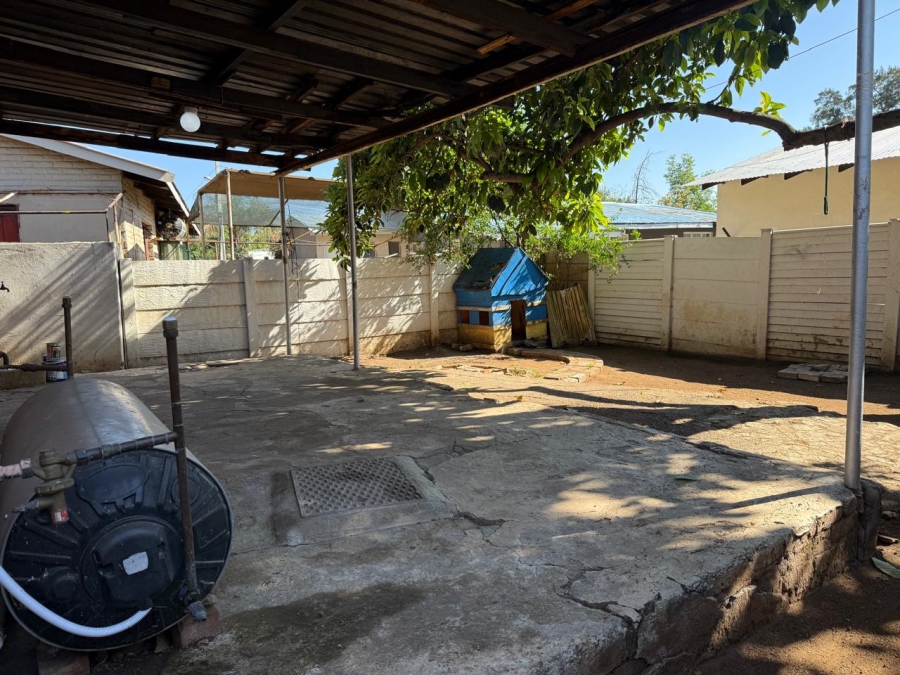 To Let 1 Bedroom Property for Rent in Oos Einde North West